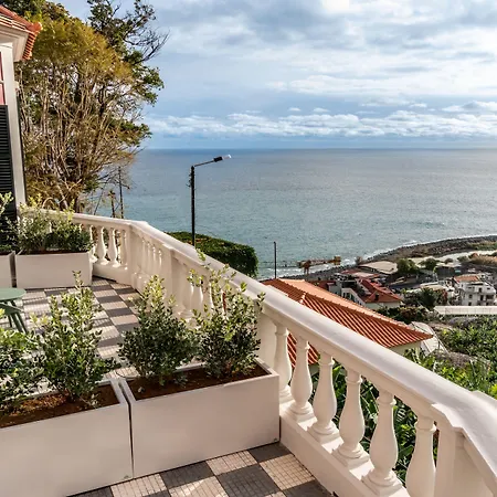 1905 Zino's Palace Ponta do Sol (Madeira)