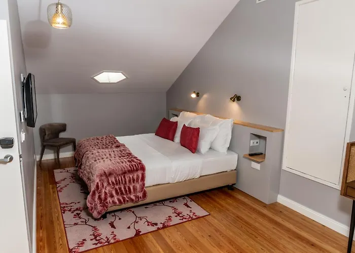 1905 Zino's Palace מלון 4*