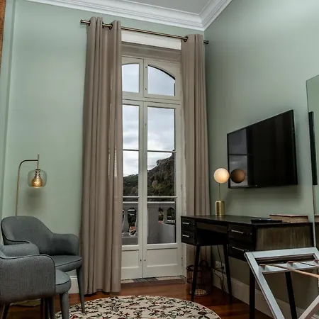 1905 Zino's Palace Отель Понта-ду-Сол